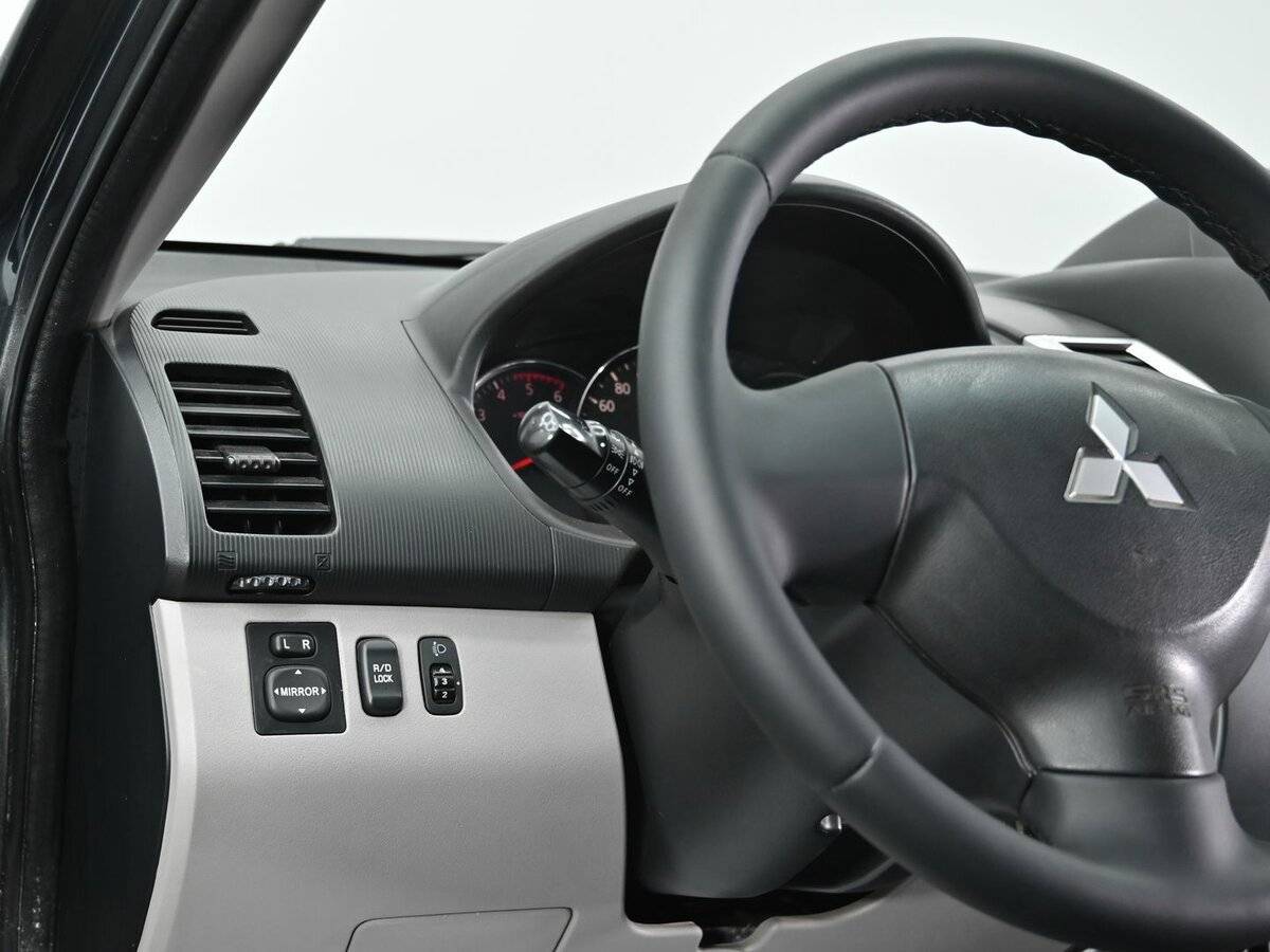 Mitsubishi Pajero Sport 2014 года с пробегом. Фото: #8