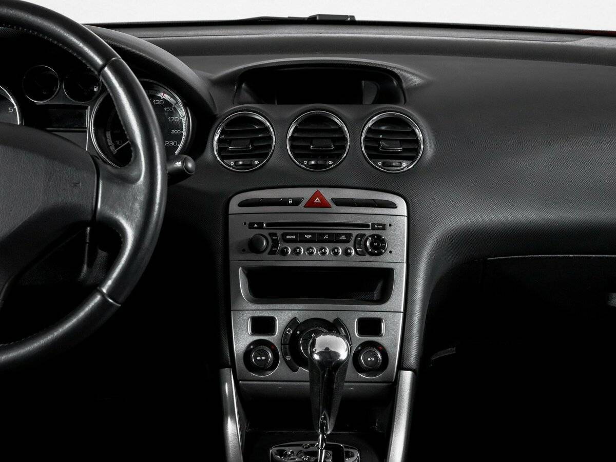 Peugeot 308 2012 года с пробегом. Фото: #12