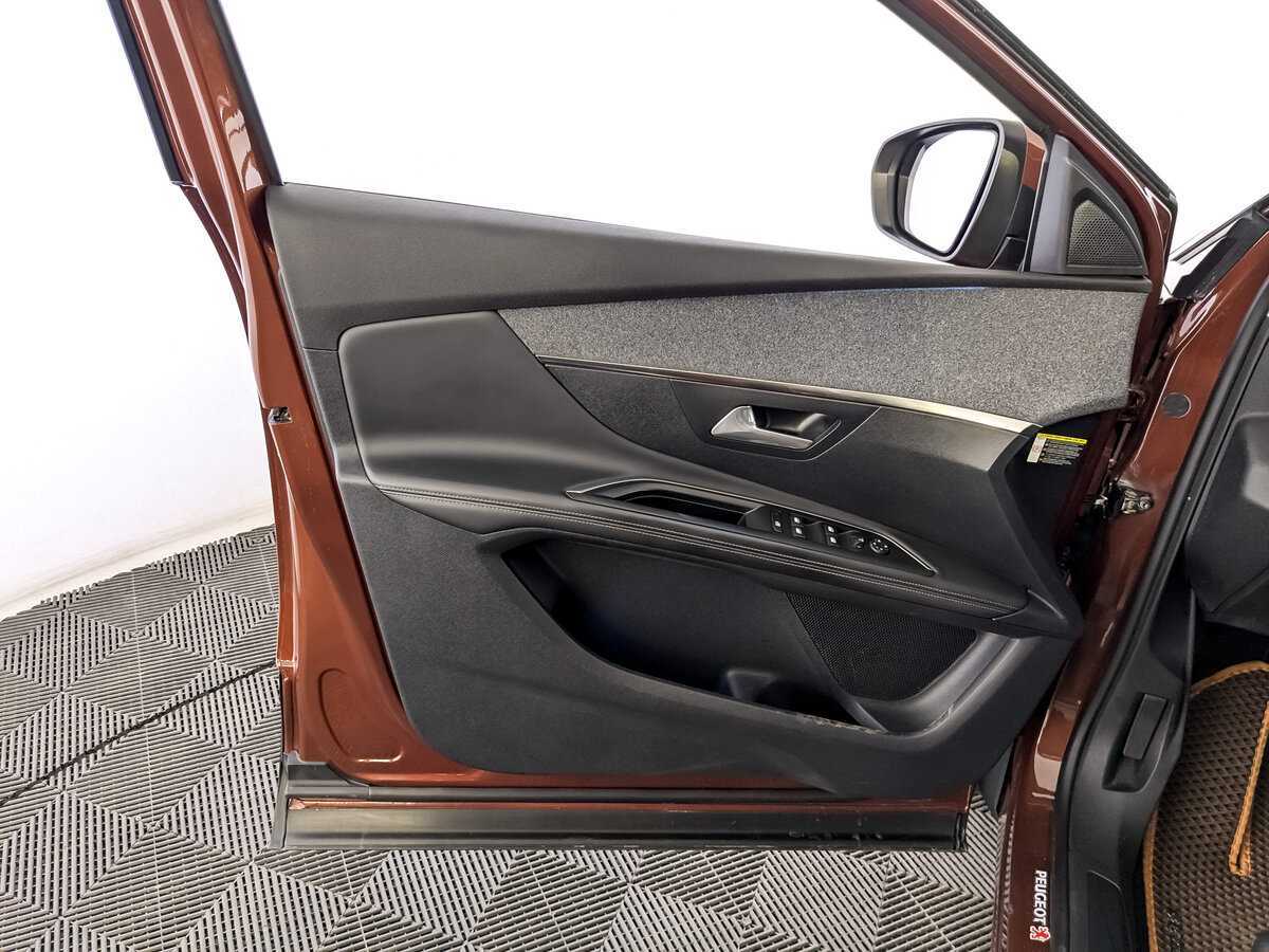 Peugeot 3008 2017 года с пробегом. Фото: #18