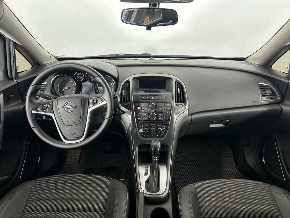 Opel Astra 2012 года с пробегом. Фото: #6
