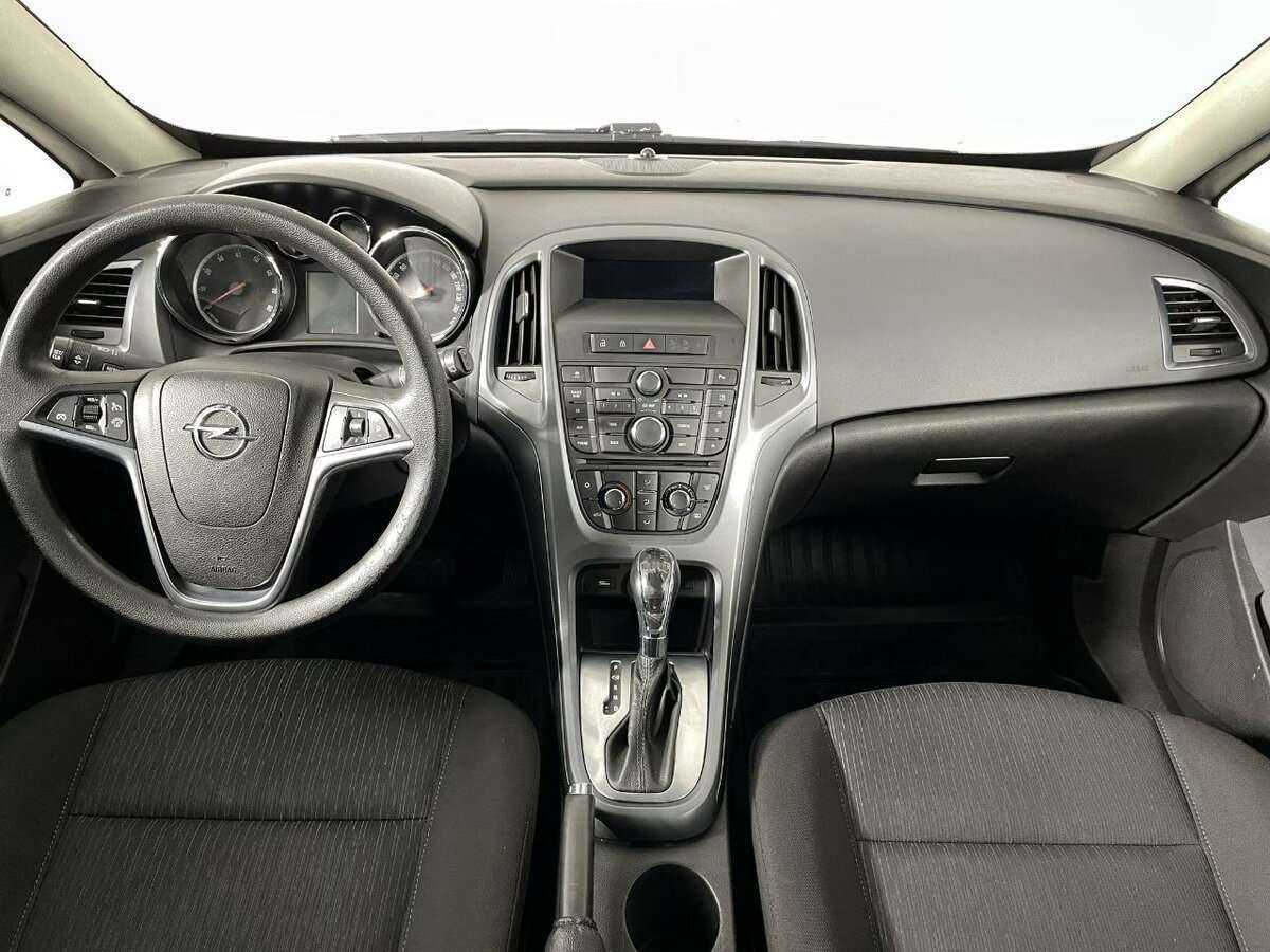 Opel Astra 2013 года с пробегом. Фото: #6