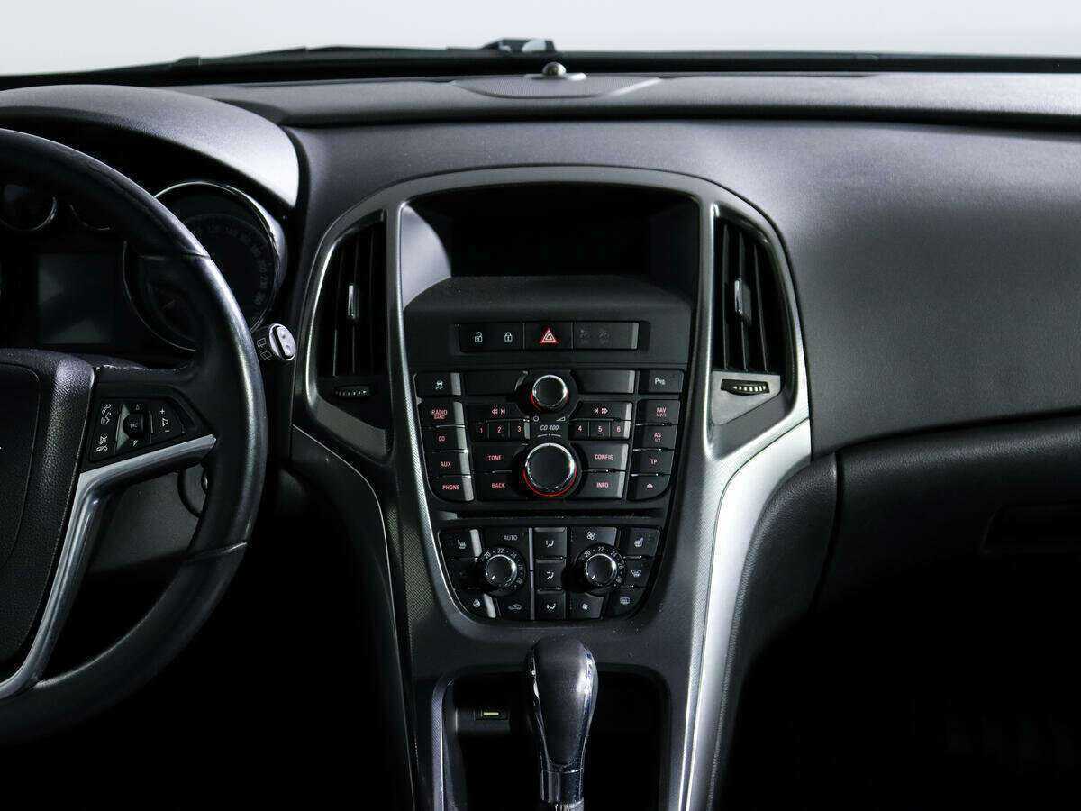 Opel Astra 2012 года с пробегом. Фото: #12