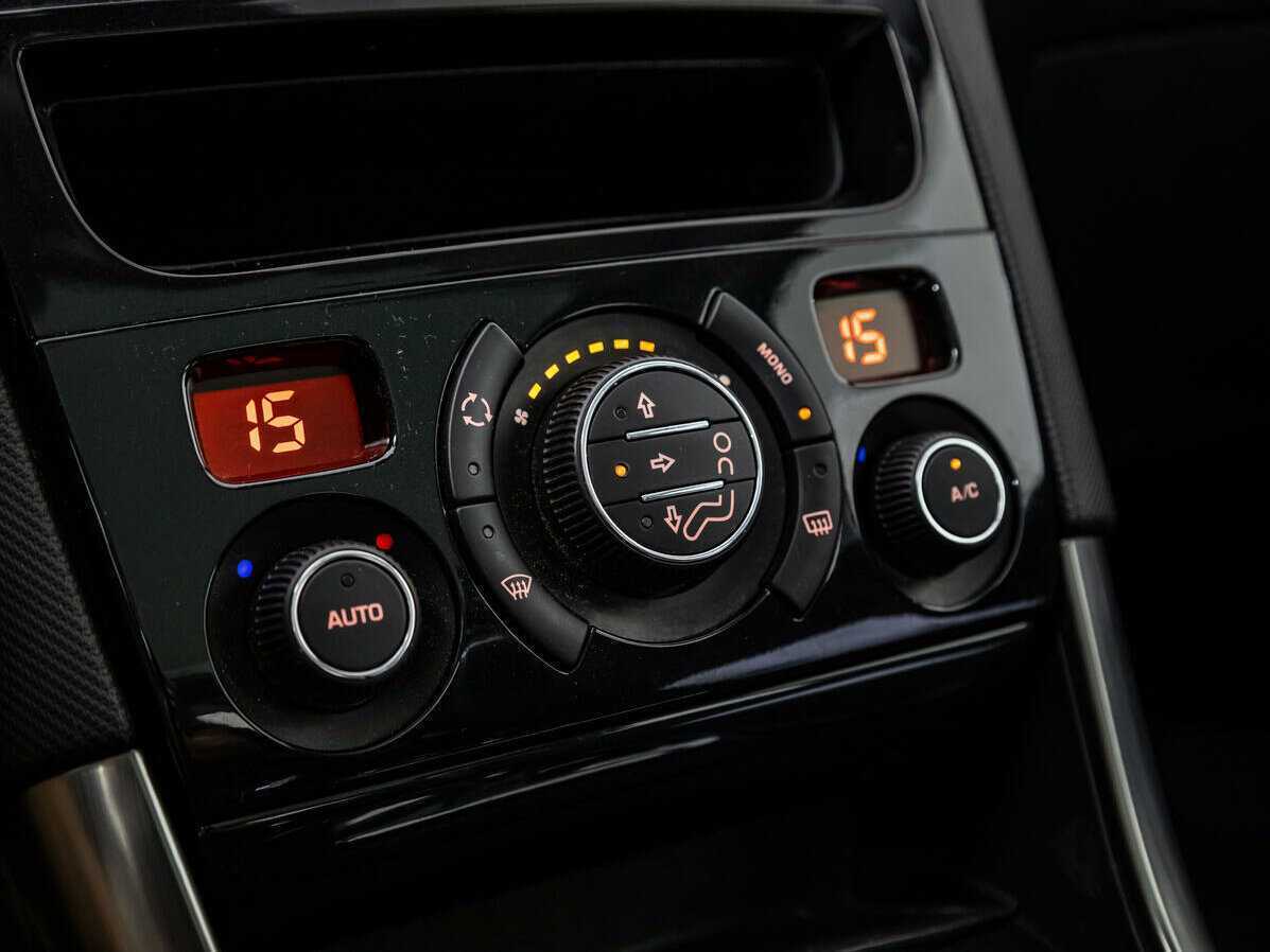 Peugeot 308 2013 года с пробегом. Фото: #15