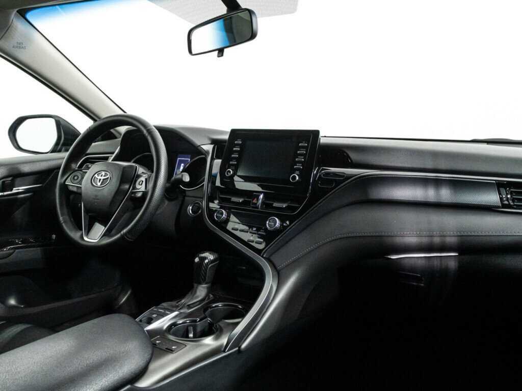 Toyota Camry 2021 года с пробегом. Фото: #7