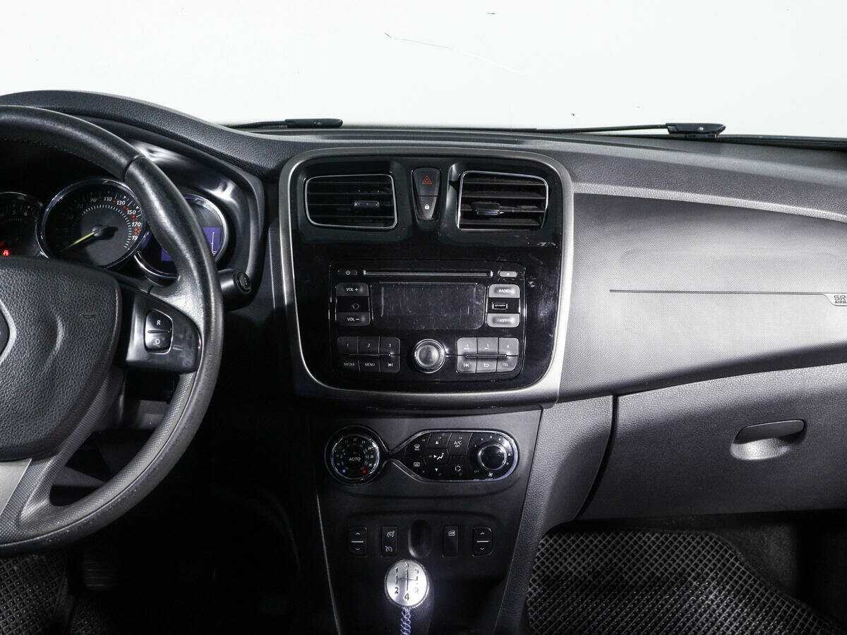Renault Sandero 2015 года с пробегом. Фото: #10