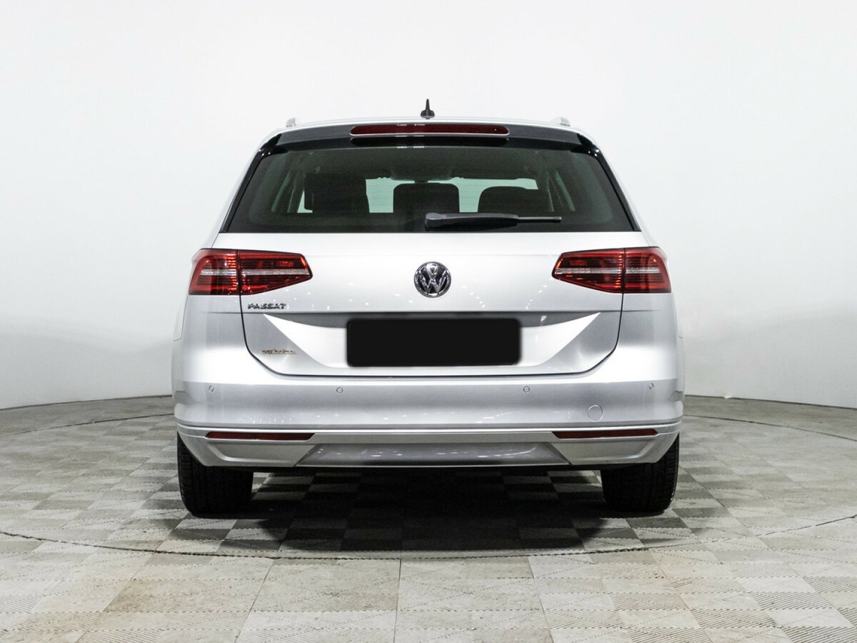 Volkswagen Passat 2017 года с пробегом. Фото: #5