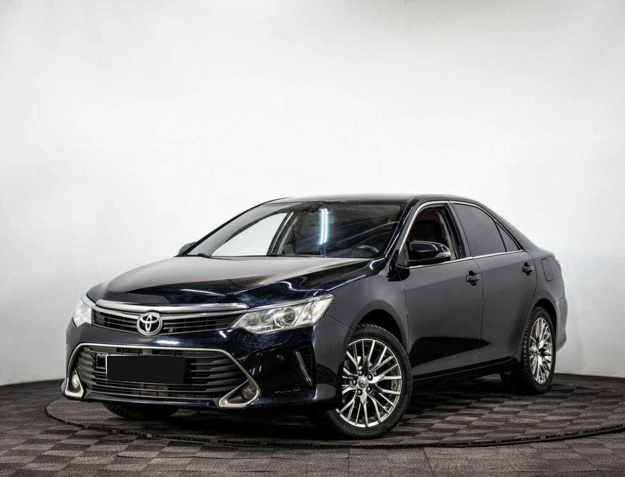 Toyota Camry 2015 года с пробегом. Посмотреть фото
