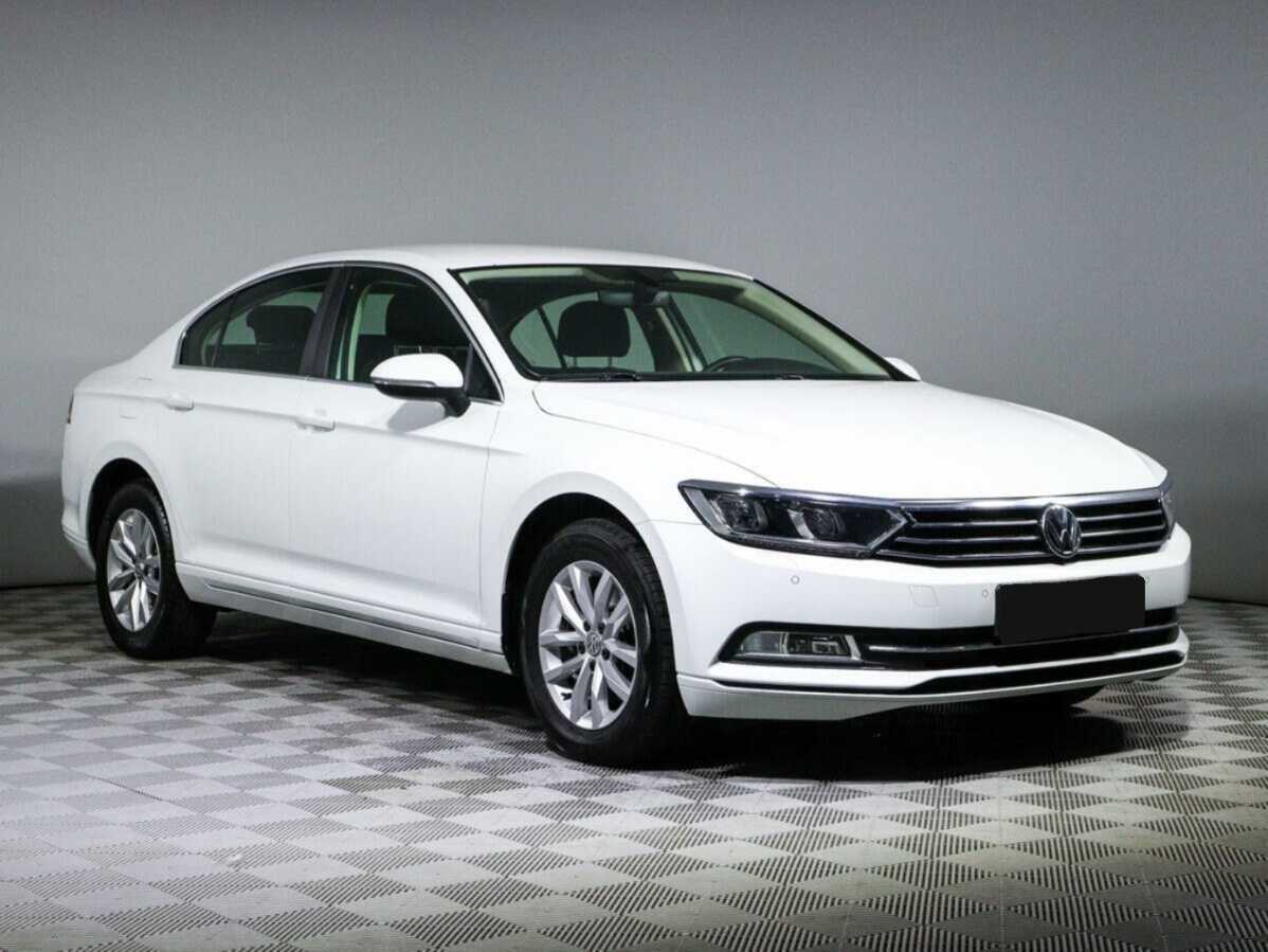 Volkswagen Passat 2019 года с пробегом. Фото: #2