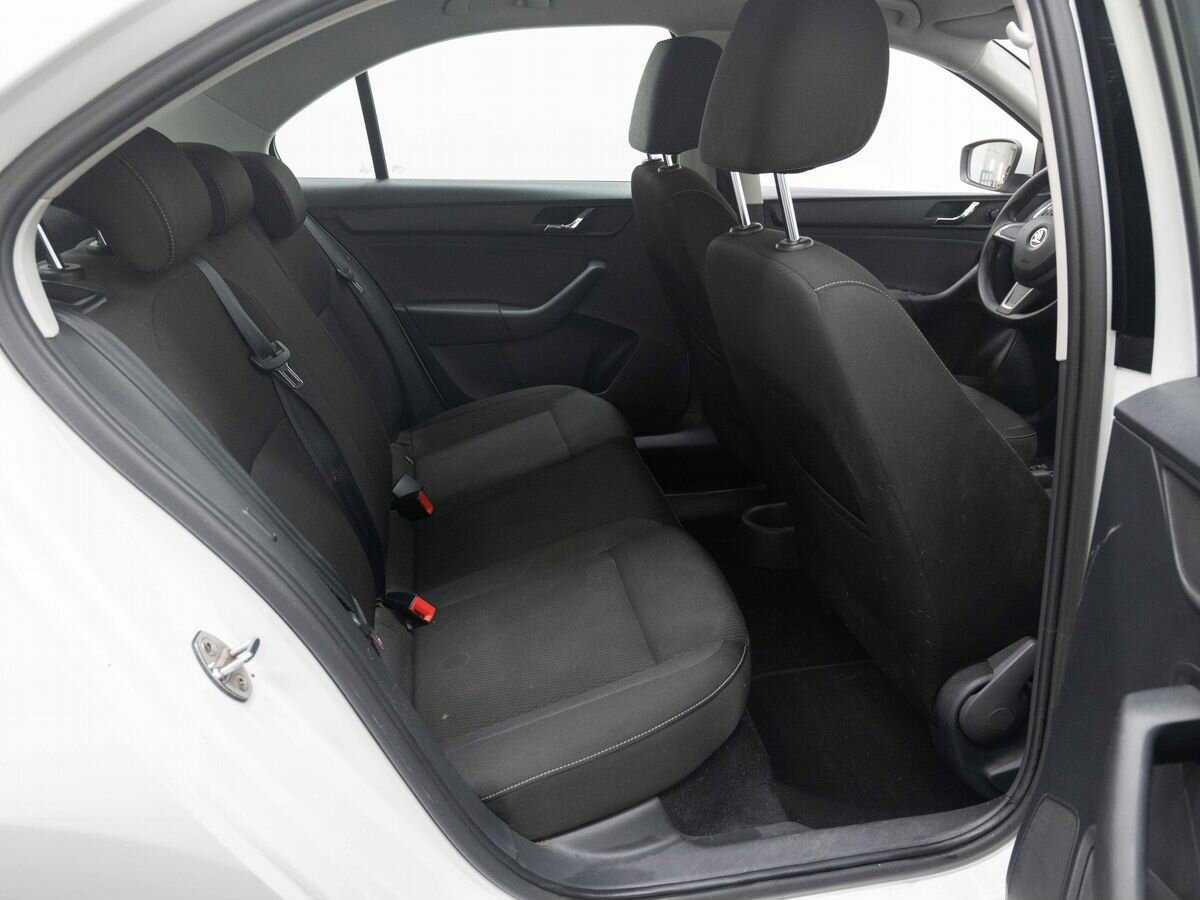 Skoda Rapid 2015 года с пробегом. Фото: #9