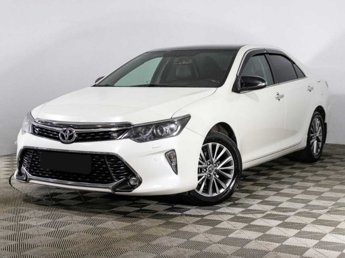 Toyota Camry 2017 года с пробегом. Посмотреть фото