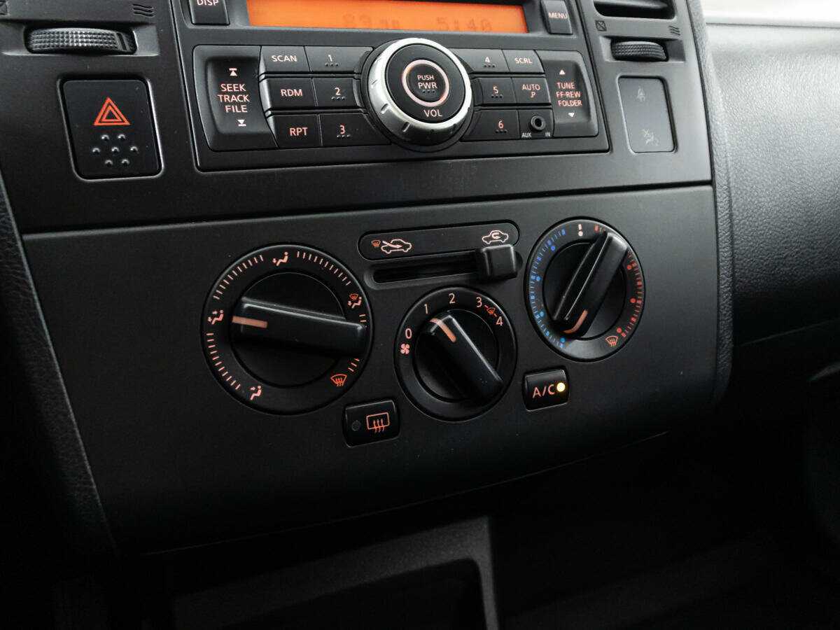 Nissan Tiida 2013 года с пробегом. Фото: #14