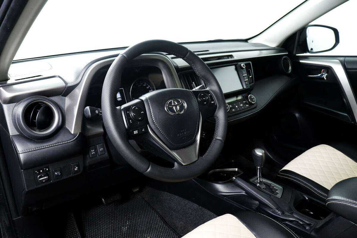 Toyota RAV4 2017 года с пробегом. Фото: #12