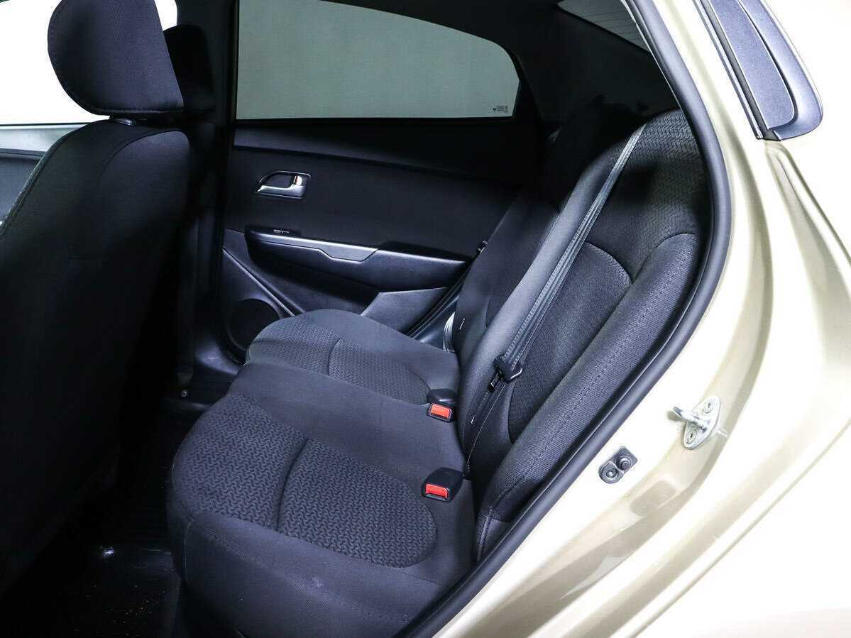 Kia Rio 2015 года с пробегом. Фото: #9