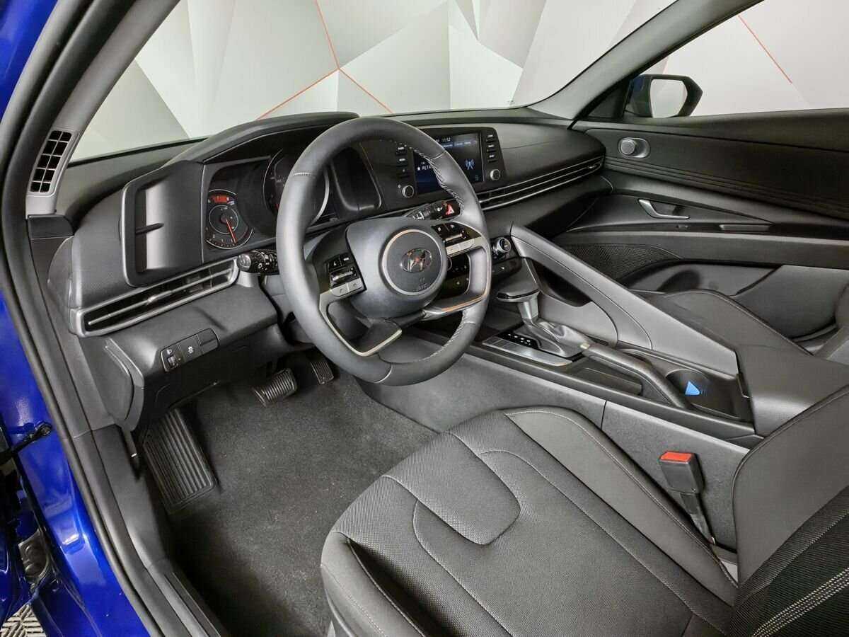 Hyundai Elantra 2022 года с пробегом. Фото: #13