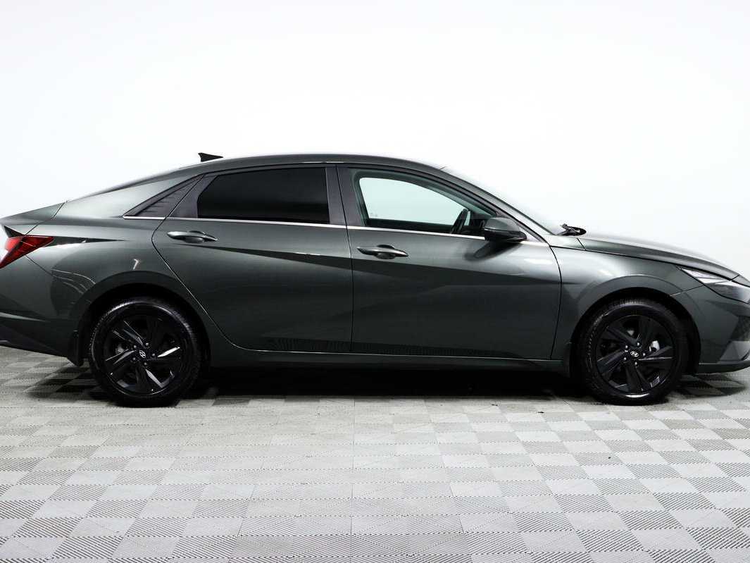 Hyundai Elantra 2021 года с пробегом. Фото: #3