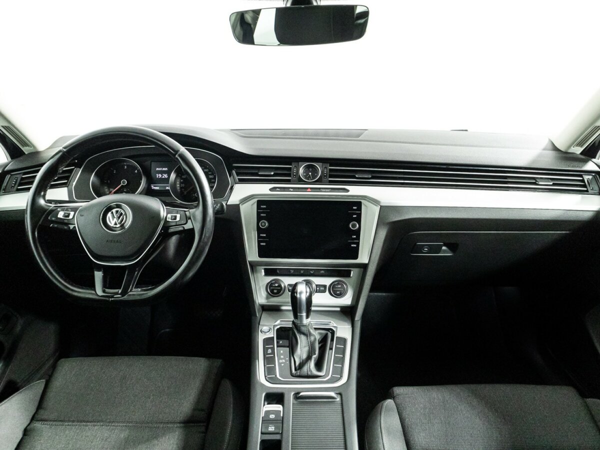 Volkswagen Passat 2019 года с пробегом. Фото: #12