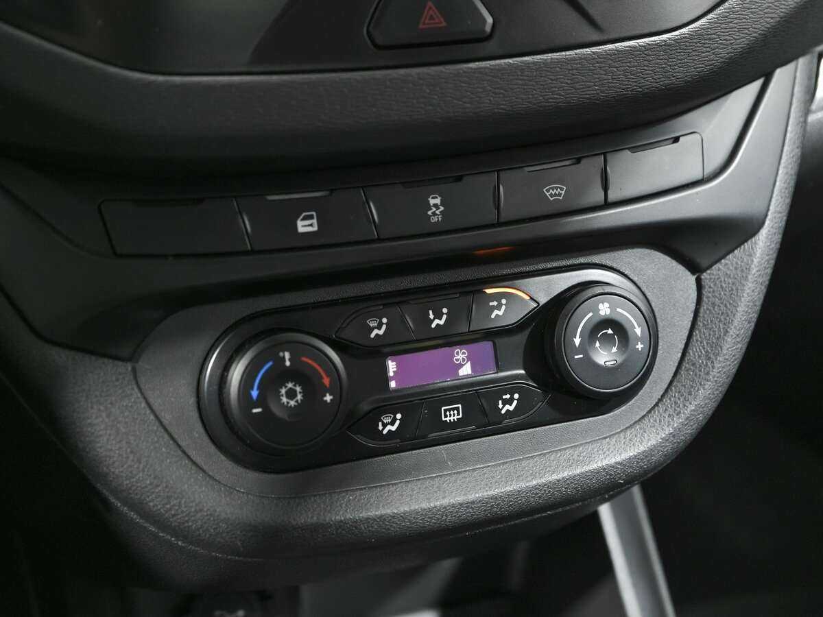 Lada (ВАЗ) Vesta 2018 года с пробегом. Фото: #10