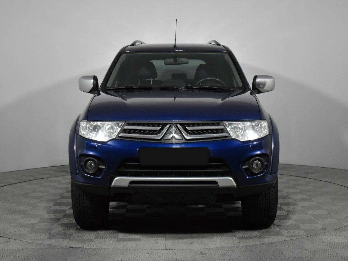 Mitsubishi Pajero Sport 2015 года с пробегом. Фото: #1