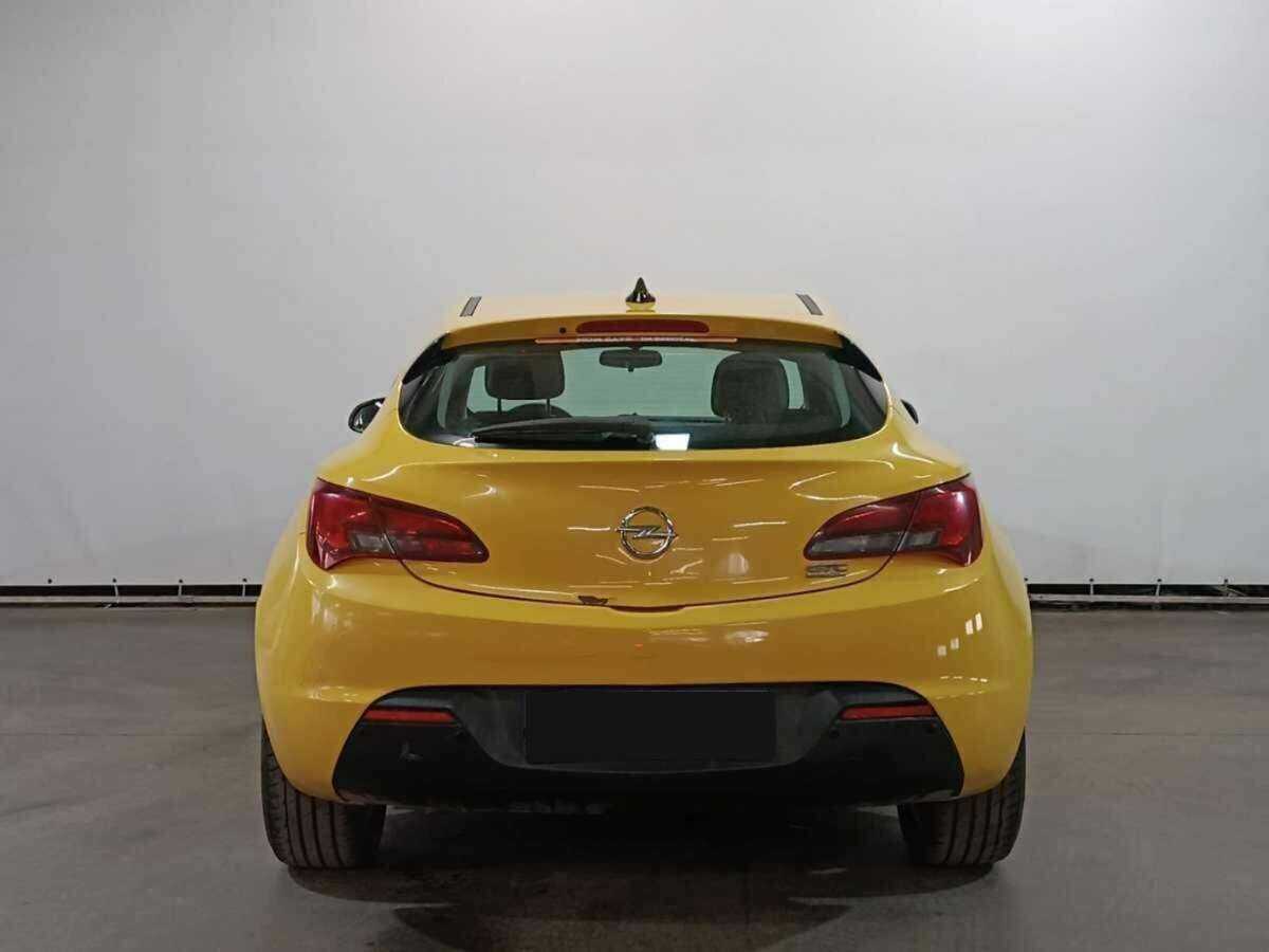 Opel Astra 2013 года с пробегом. Фото: #4