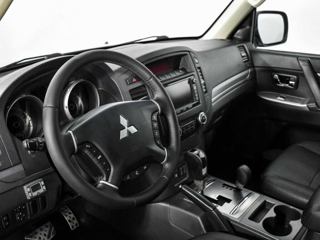 Mitsubishi Pajero 2013 года с пробегом. Фото: #8