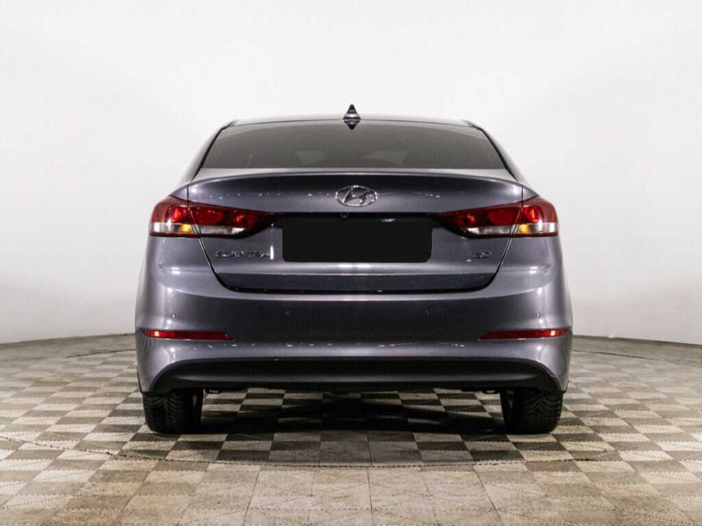 Hyundai Elantra 2018 года с пробегом. Фото: #5