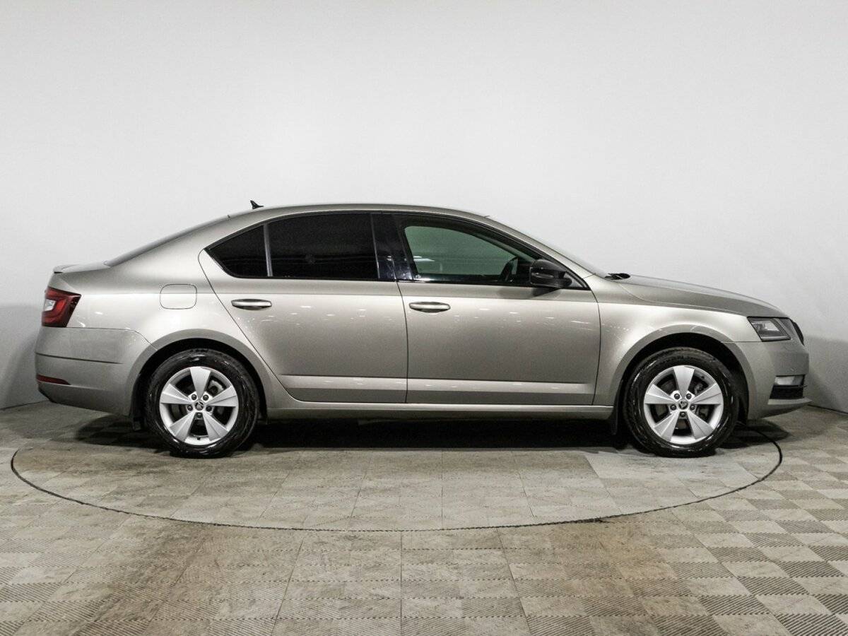 Skoda Octavia 2018 года с пробегом. Фото: #3