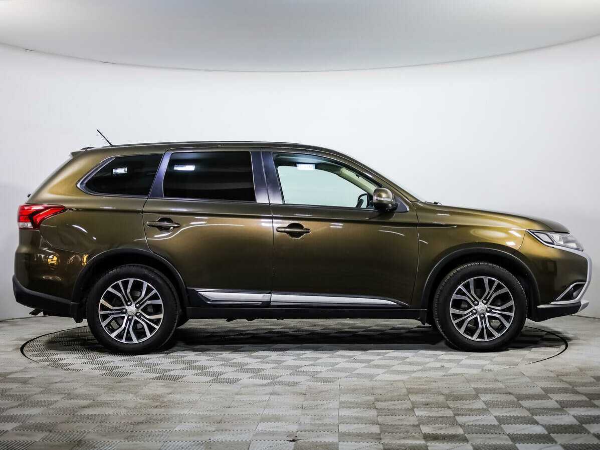 Mitsubishi Outlander 2015 года с пробегом. Фото: #2