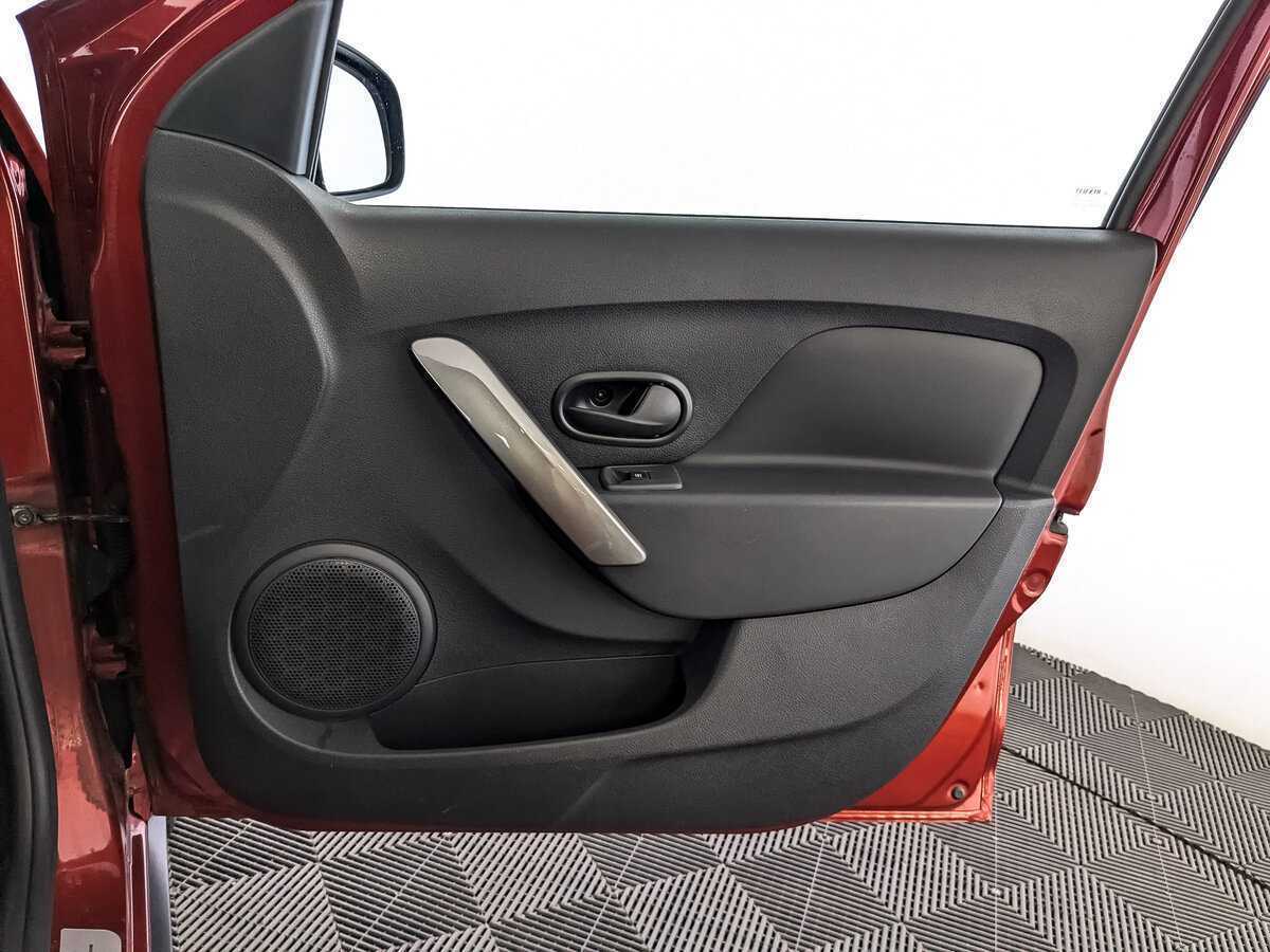 Renault Logan 2019 года с пробегом. Фото: #19