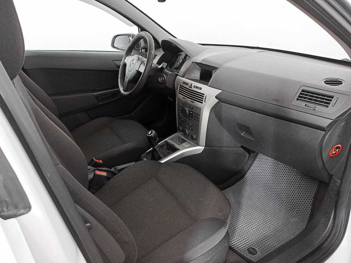 Opel Astra 2013 года с пробегом. Фото: #8