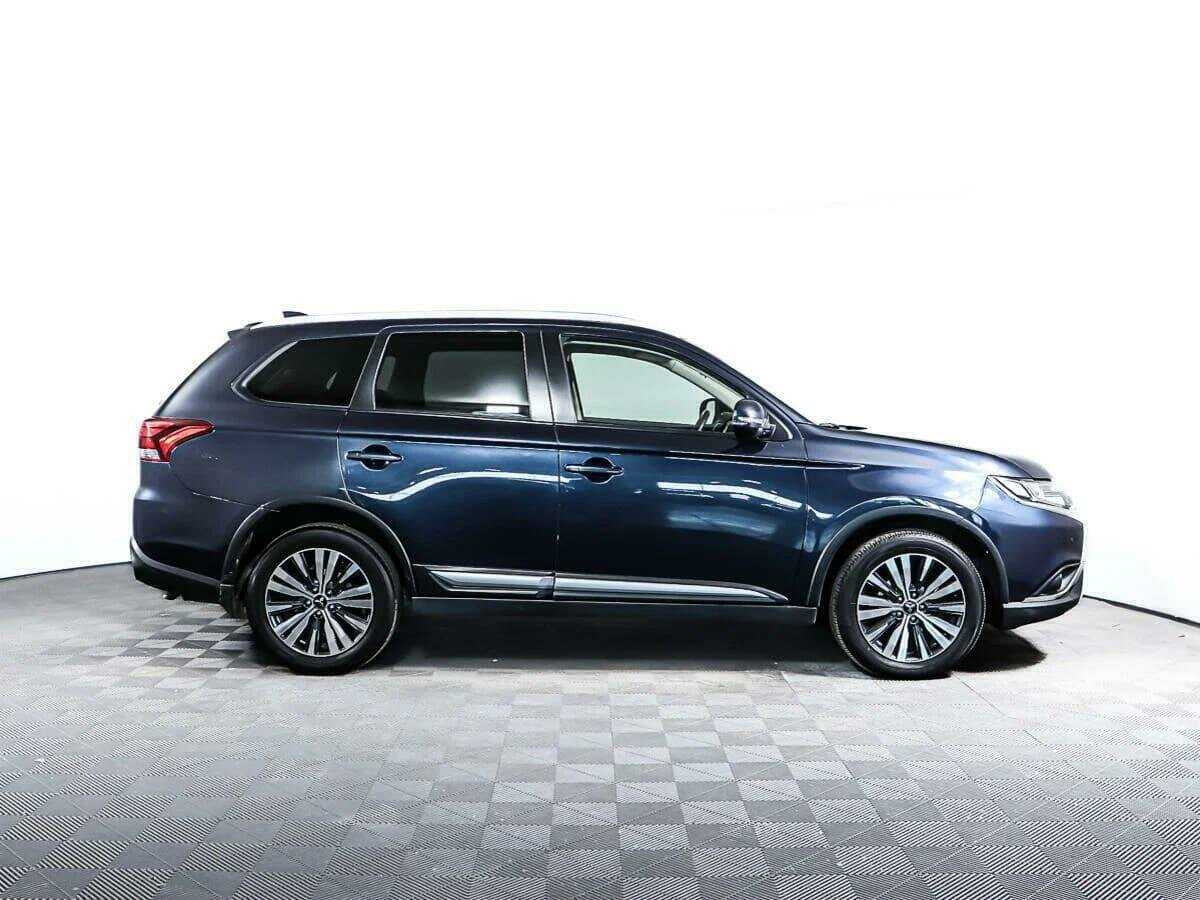 Mitsubishi Outlander 2019 года с пробегом. Фото: #3