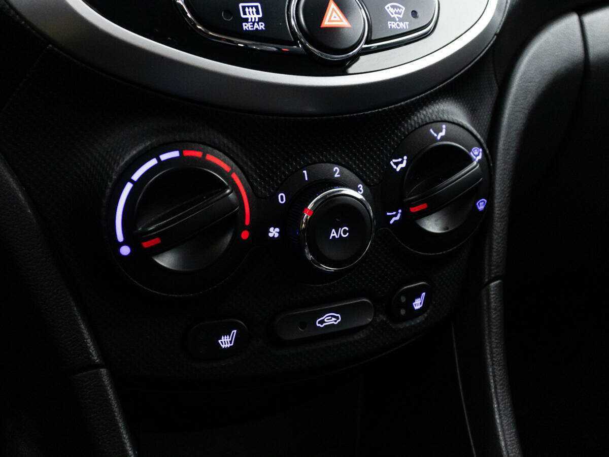 Hyundai Solaris 2012 года с пробегом. Фото: #12