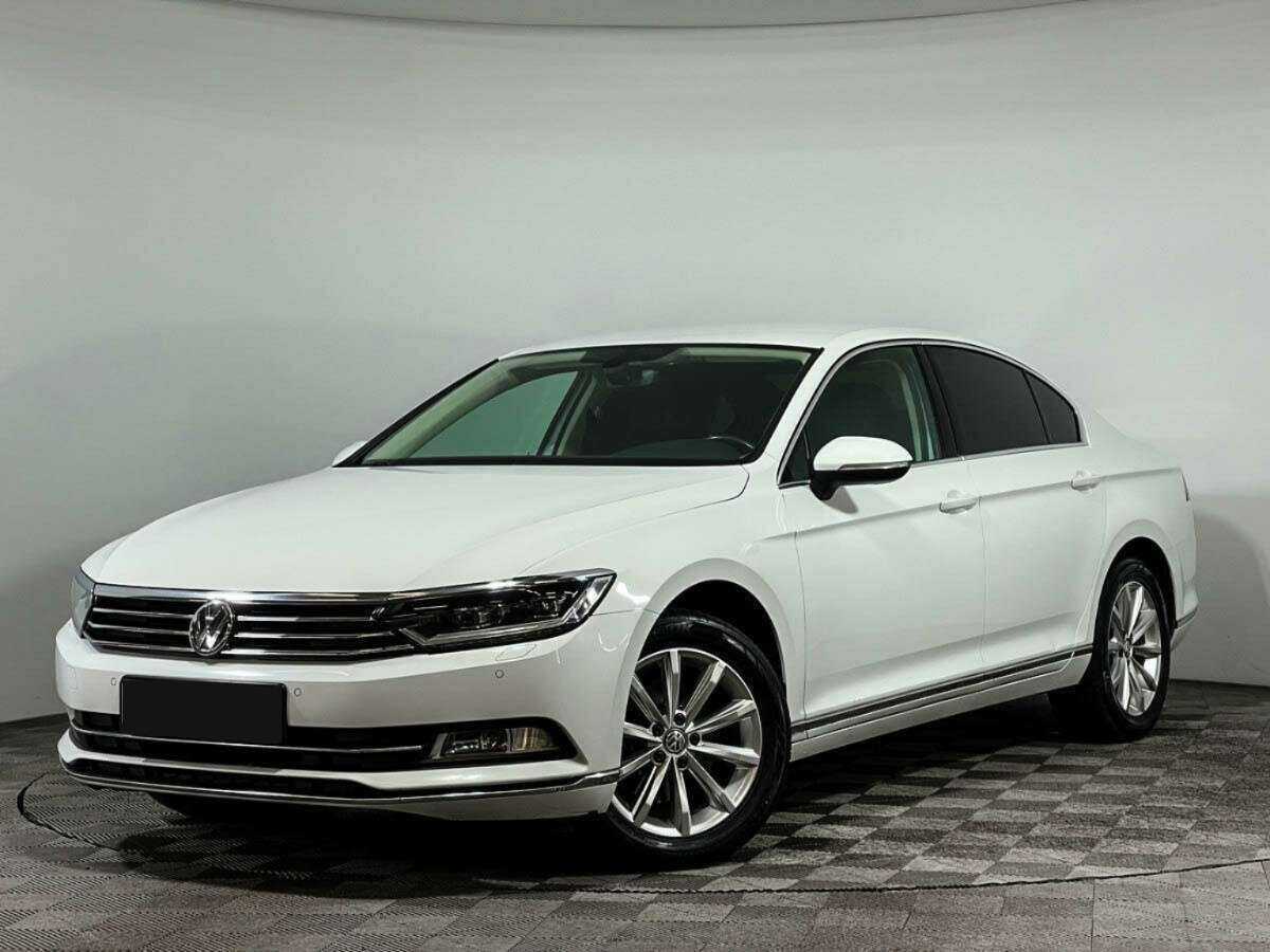 Volkswagen Passat 2017 года с пробегом. Посмотреть фото