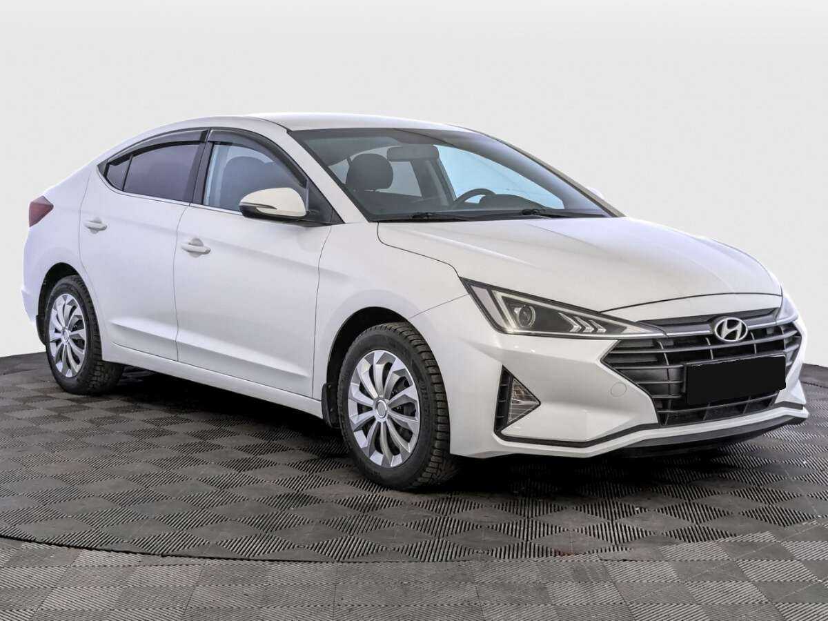 Hyundai Elantra 2020 года с пробегом. Фото: #2