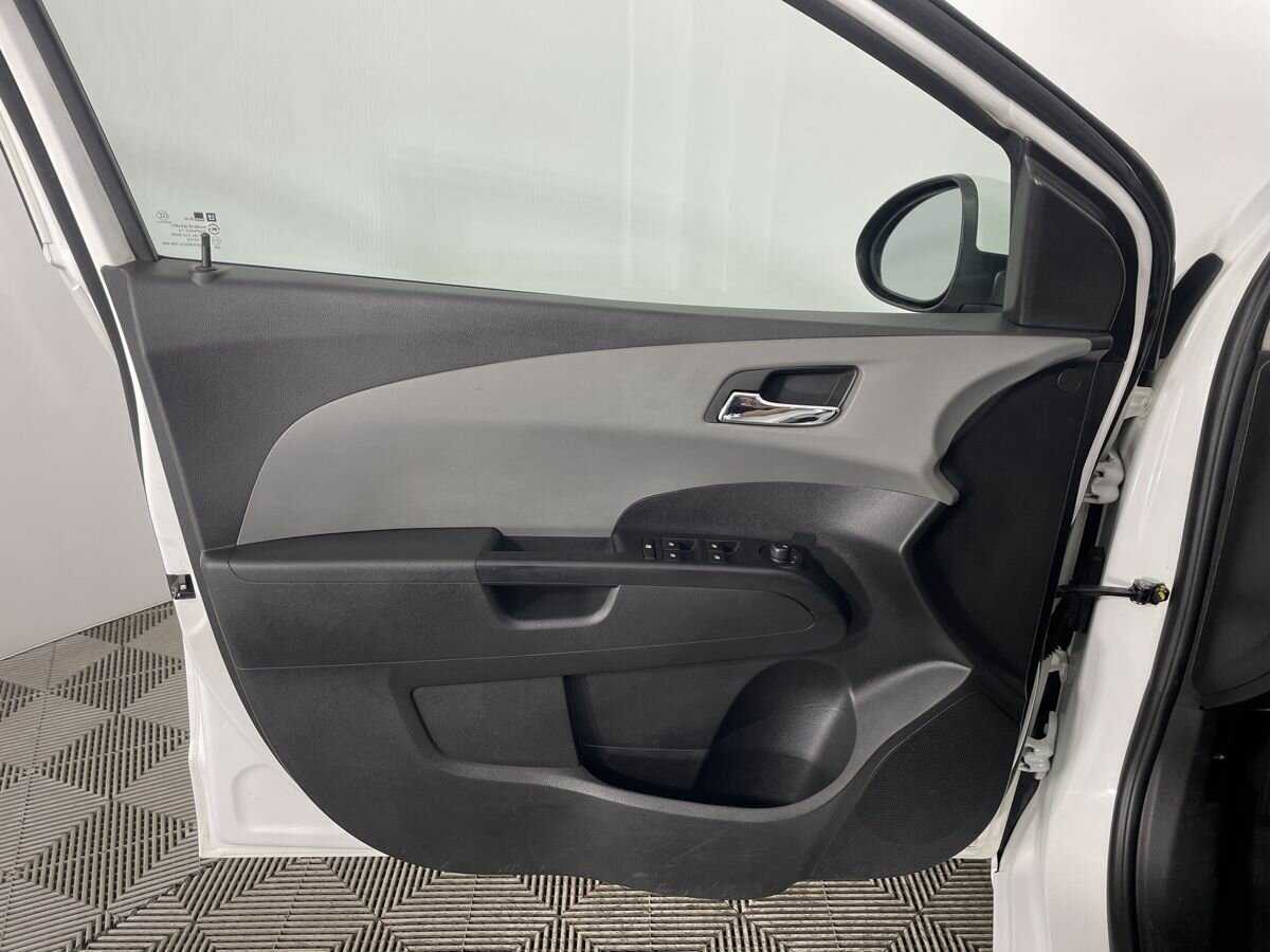 Chevrolet Aveo 2014 года с пробегом. Фото: #6
