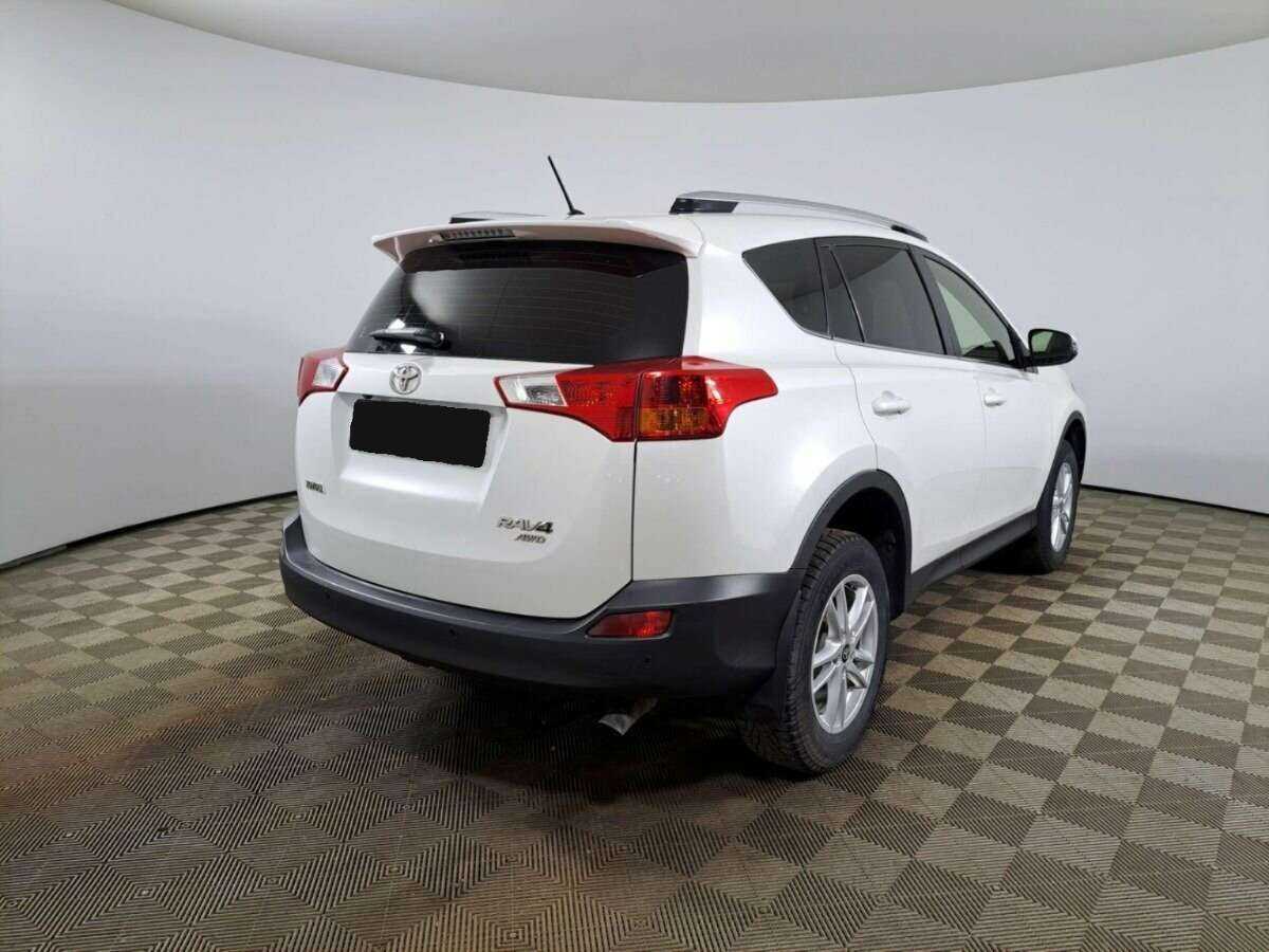 Toyota RAV4 2014 года с пробегом. Фото: #4