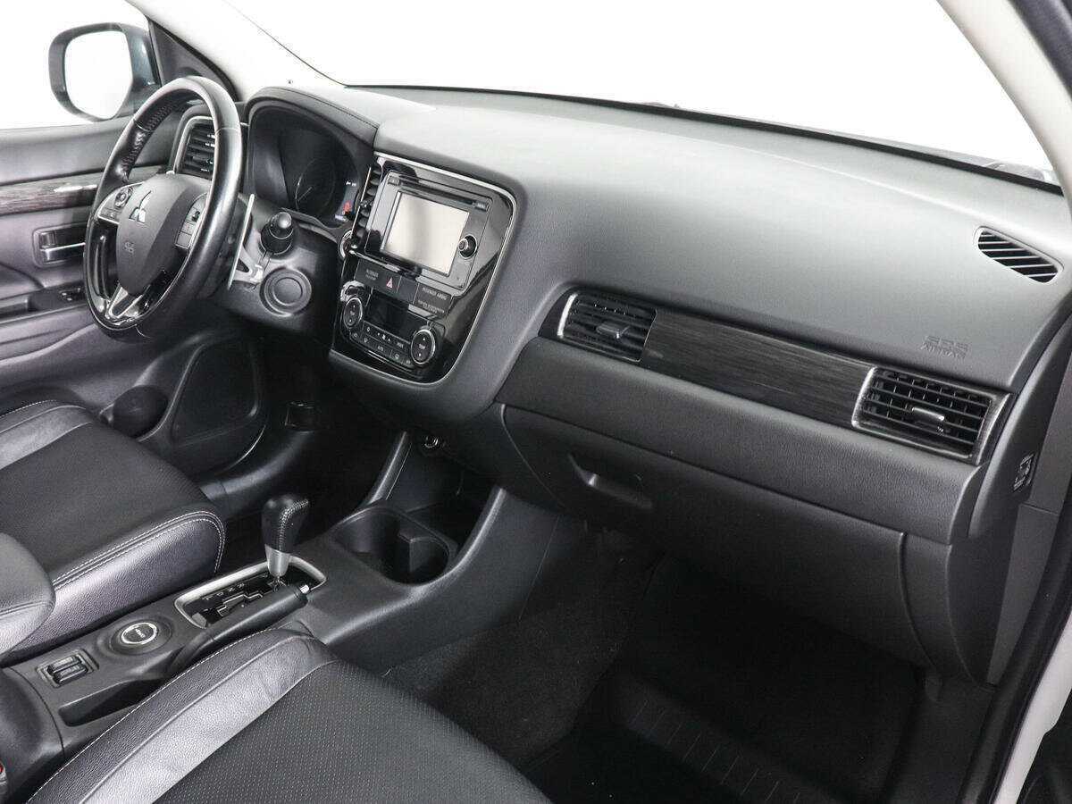 Mitsubishi Outlander 2015 года с пробегом. Фото: #9