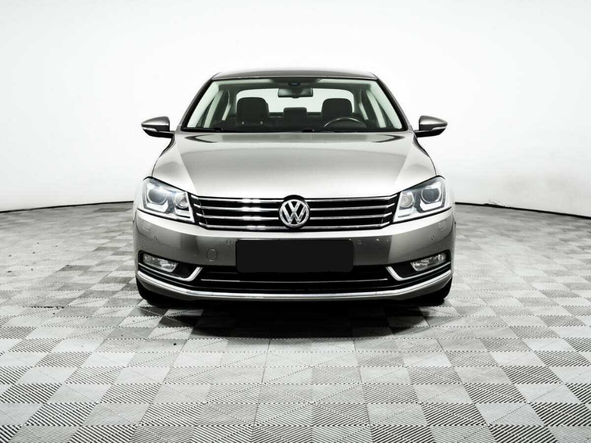 Volkswagen Passat 2012 года с пробегом. Фото: #1