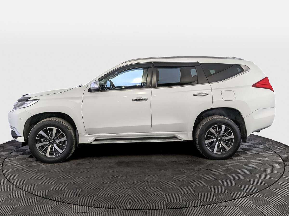 Mitsubishi Pajero Sport 2017 года с пробегом. Фото: #7