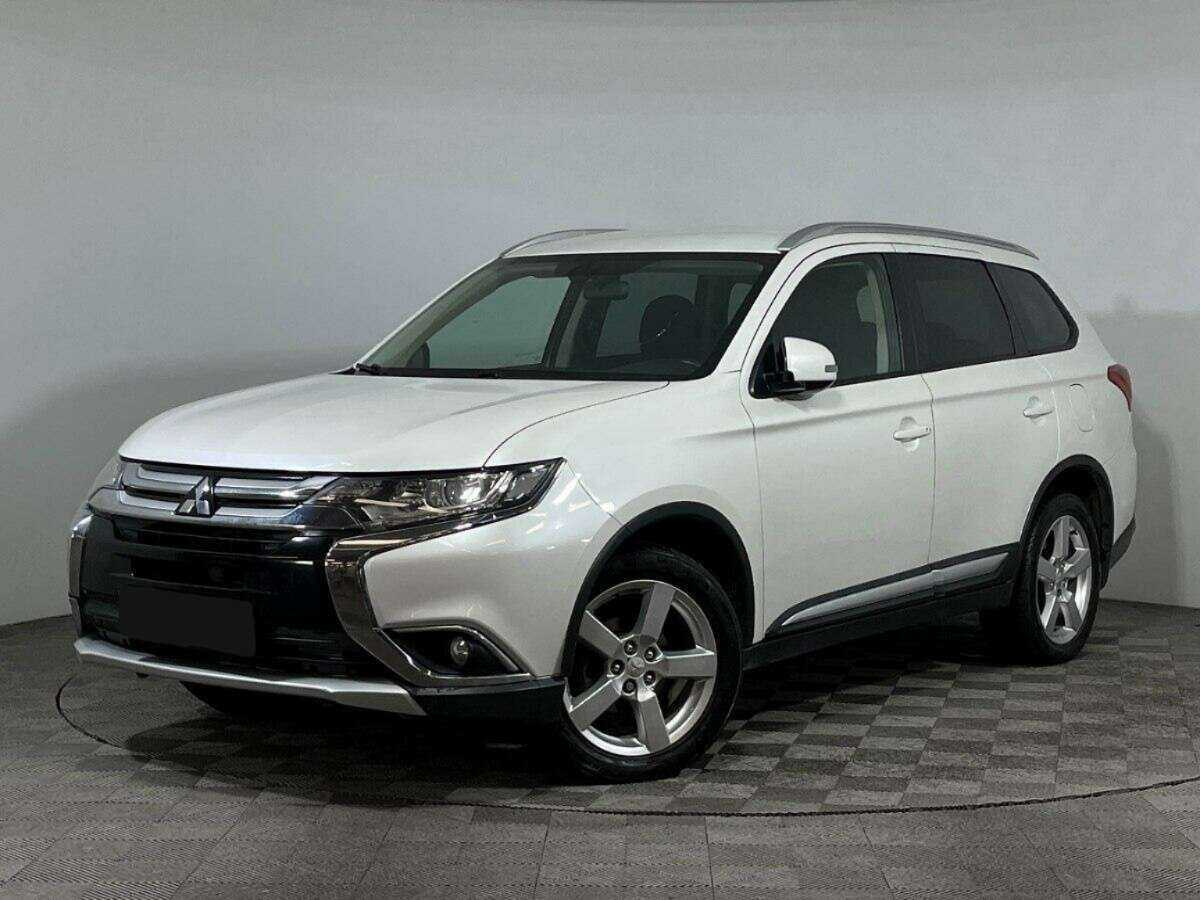 Mitsubishi Outlander 2018 года с пробегом. Посмотреть фото