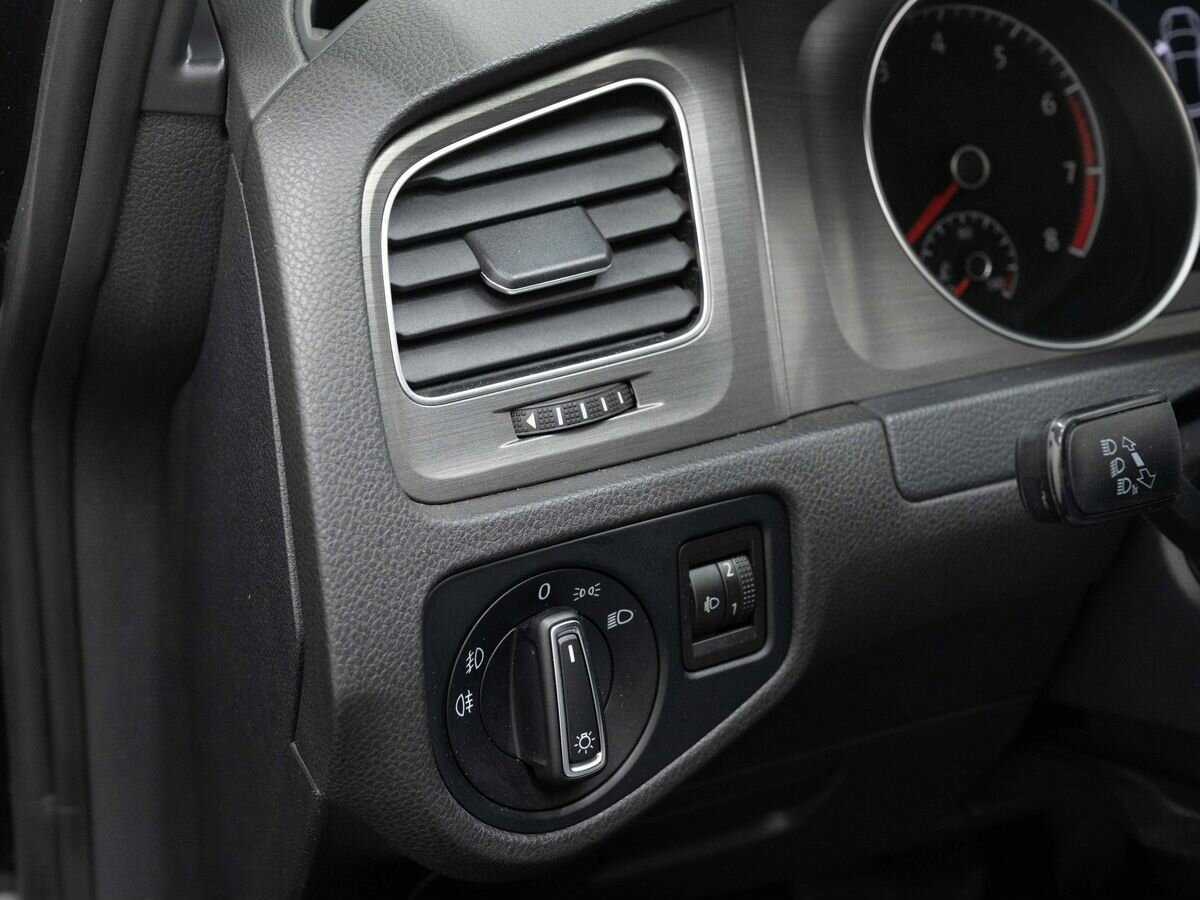 Volkswagen Golf 2013 года с пробегом. Фото: #18