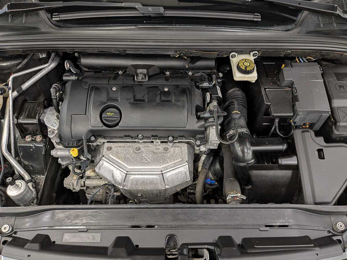 Peugeot 308 2012 года с пробегом. Фото: #8