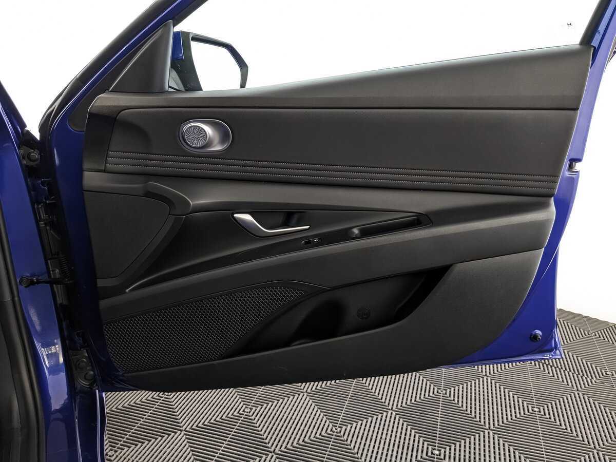 Hyundai Elantra 2021 года с пробегом. Фото: #20