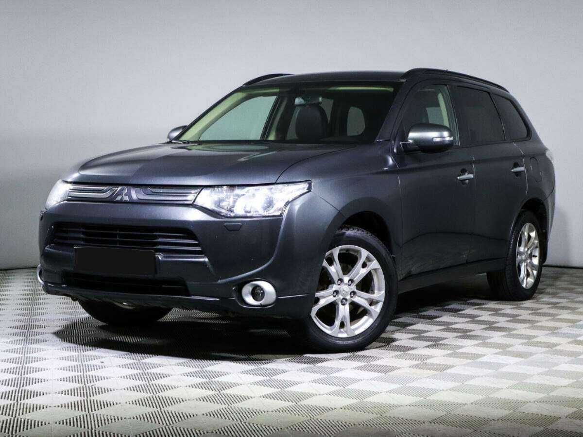 Mitsubishi Outlander 2013 года с пробегом. Посмотреть фото