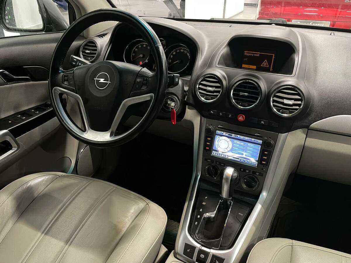 Opel Antara 2012 года с пробегом. Фото: #2