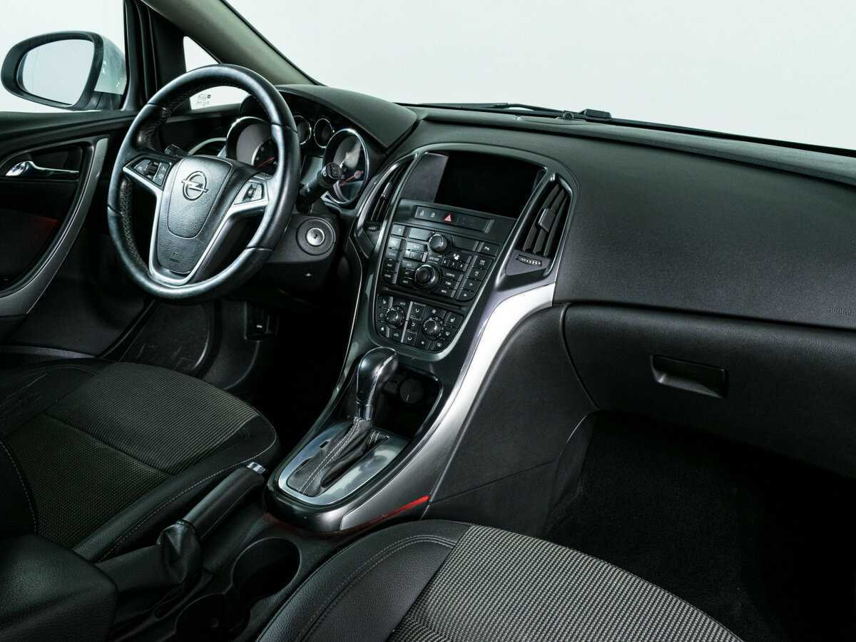 Opel Astra 2012 года с пробегом. Фото: #7