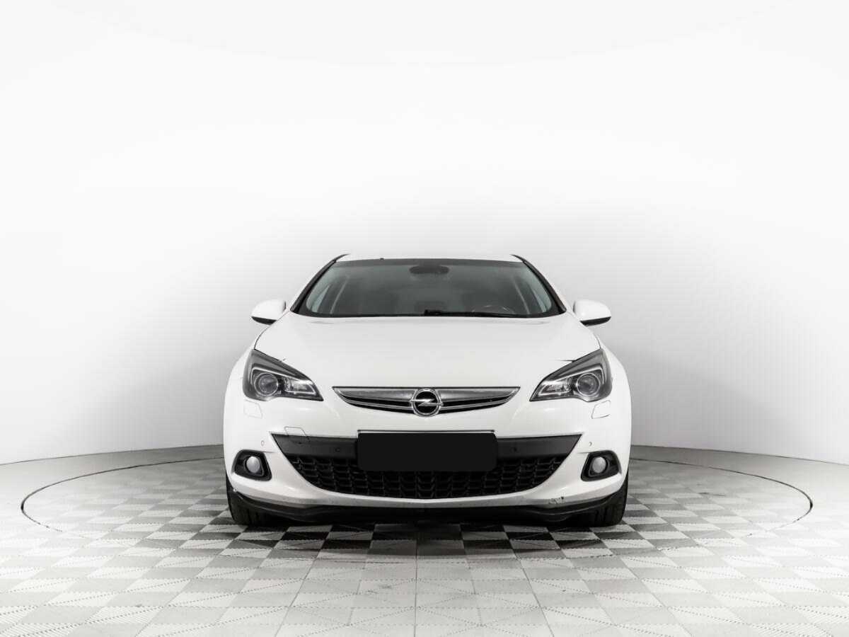 Opel Astra 2012 года с пробегом. Фото: #1