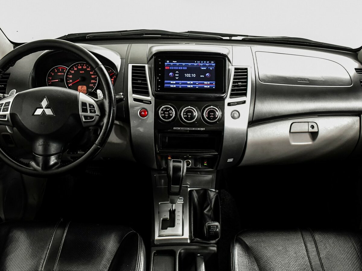 Mitsubishi Pajero Sport 2013 года с пробегом. Фото: #8