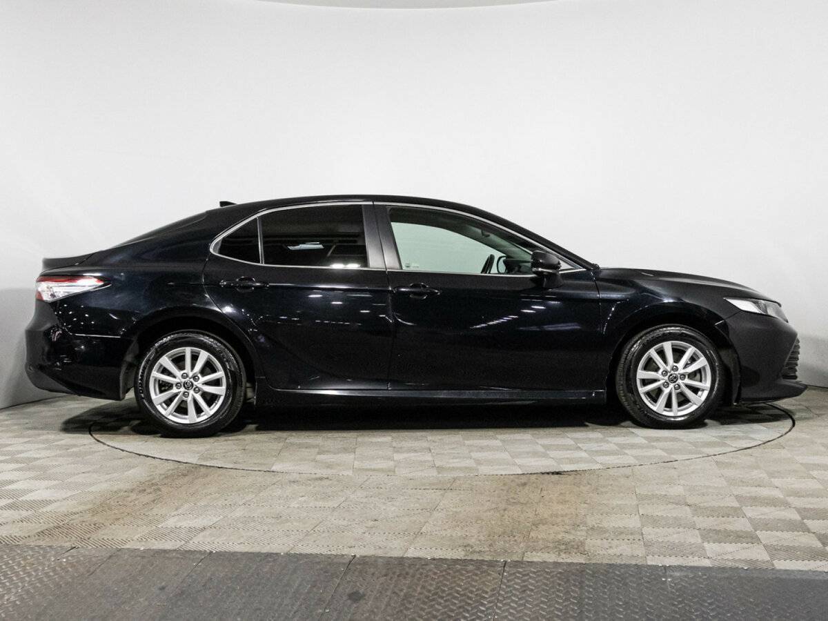 Toyota Camry 2018 года с пробегом. Фото: #3