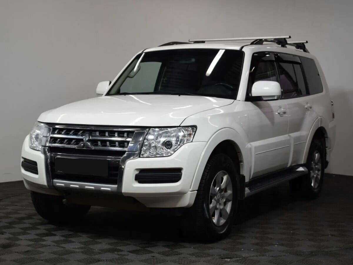 Mitsubishi Pajero 2015 года с пробегом. Фото: #0