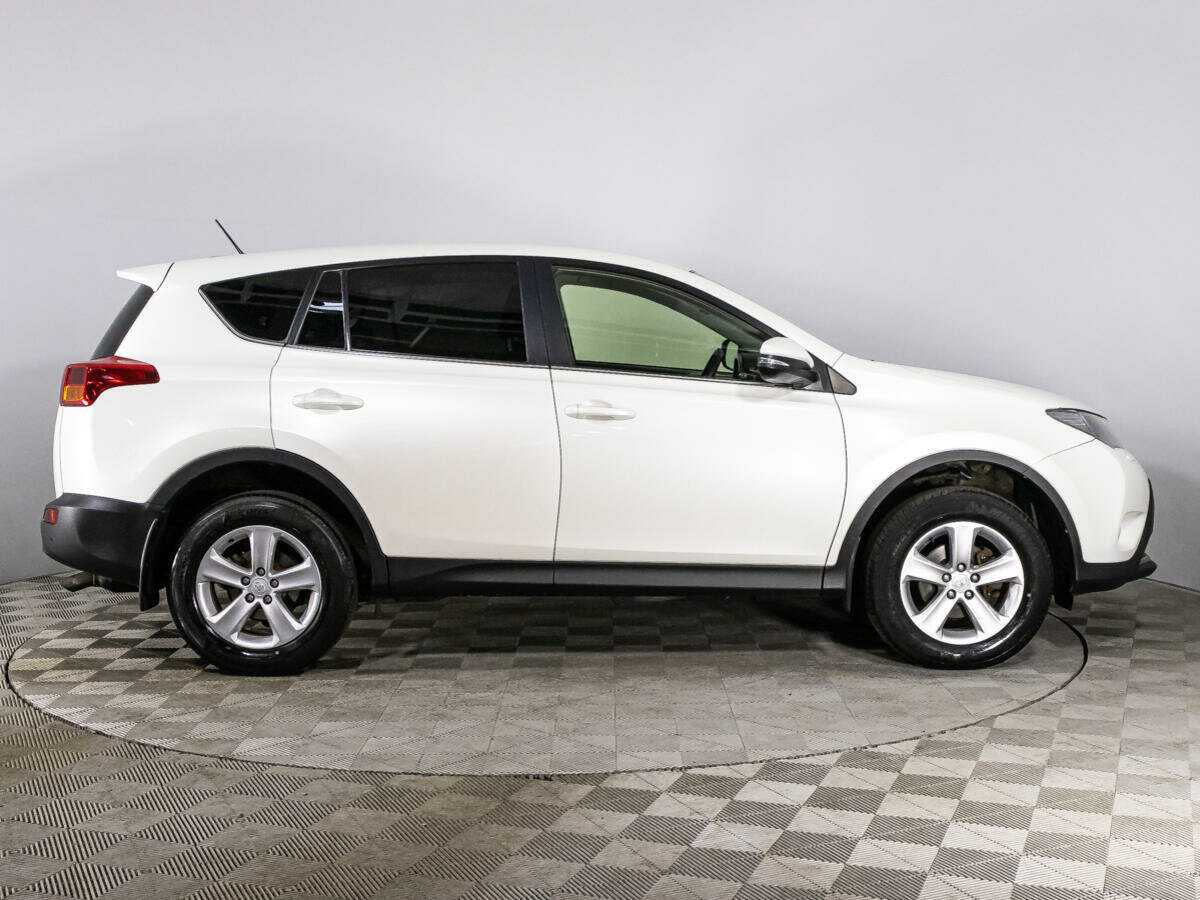Toyota RAV4 2013 года с пробегом. Фото: #3